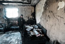 Photo of اعتداءات مستمرة.. مستوطنون يحرقون مسكنا جنوبي الضفة