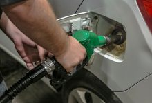 Photo of الحكومة الإسرائيلية تدرس خفض ضريبة الوقود لكبح ارتفاع الأسعار