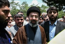 Photo of هل يصبح مجتبى خامنئي مرشد إيران خلفا لوالده.. ماذا ستكون مسؤولياته؟