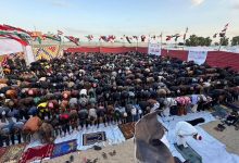 Photo of الفلسطينيون يؤدون صلاة عيد الفطر في غزة بين الركام ومخيمات النزوح