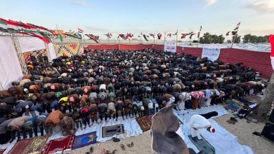 Photo of الفلسطينيون يؤدون صلاة عيد الفطر في غزة بين الركام ومخيمات النزوح