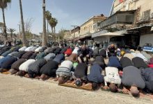 Photo of الاحتلال يمنع صلاة “الجمعة اليتيمة” في المسجد الأقصى ويواصل إغلاقه لليوم الرابع عشر