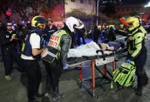 Photo of إصابة 3 أشخاص وأضرار في مبانٍ ومركبات إثر سقوط شظايا صواريخ إيرانية في تل أبيب