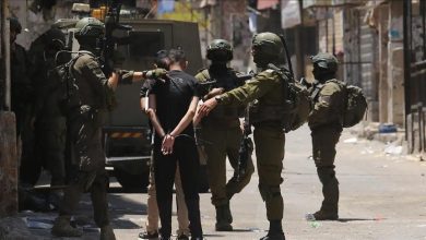 Photo of اقتحامات واعتقالات واسعة بالضفة الغربية وتصاعد لاعتداءات المستوطنين