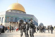 Photo of مستوطنون يقتحمون الأقصى ويؤدون طقوسا تلمودية تحت حماية مشددة (شاهد)