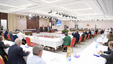 Photo of الفصائل ترفض مناقشة أي ترتيبات بشأن غزة قبل التزام الاحتلال بـ”المرحلة الأولي”