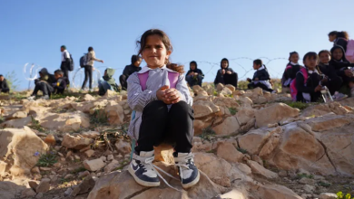 Photo of اعتداءات المستوطنين بالضفة تشمل أطفالا وتحرمهم من التعليم (شاهد)