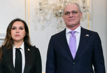 Photo of هل صافحت سفيرة لبنان في واشنطن نظيرها الإسرائيلي على هامش المفاوضات؟ (شاهد)