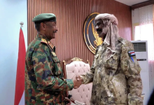 Photo of البرهان يرحب بانضمام أحد مؤسسي الدعم السريع للقوات السودانية