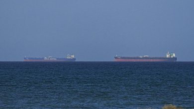 Photo of أمريكا تبدأ حصار الموانئ الإيرانية وحزب الله يكثف هجماته على البلاد