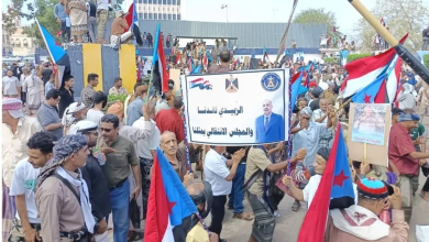 Photo of جنود انفصاليون يتظاهرون جنوب اليمن ويهتفون ضد السعودية (شاهد)