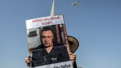 Photo of محكمة إسرائيلية تمدد اعتقال الطبيب حسام أبو صفية دون اتهام