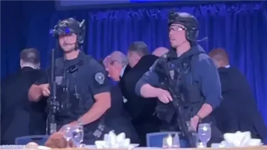 Photo of محاولة اغتيال لترامب خلال عشاء مراسلي البيت الأبيض وإجلاؤه تحت حراسة مشددة