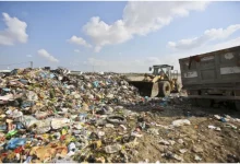 Photo of تحذيرات من كارثة بيئية في غزة مع اقتراب انهيار منظومة إدارة النفايات