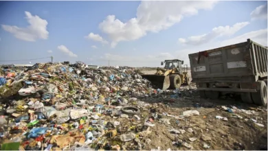 Photo of تحذيرات من كارثة بيئية في غزة مع اقتراب انهيار منظومة إدارة النفايات