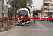 Photo of مقتل شاب طعنًا في بئر السبع يرفع الحصيلة إلى 92 قتيلًا