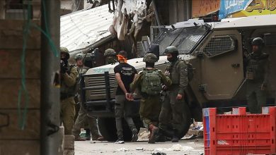 Photo of اقتحامات واعتقالات واسعة في الضفة الغربية والقدس