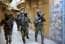 Photo of الاحتلال يداهم مدنًا وبلدات بالضفة الغربية ويعتقل مواطنين بينهم طفل