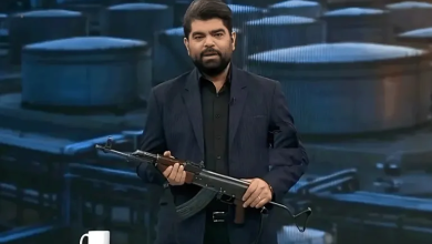 Photo of من الشاشة إلى الثكنة.. جدل في إيران بعد ظهور مذيعِين مسلحين (صور)