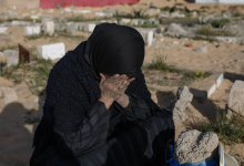 Photo of أجواء حزينة ترافق استعدادات العيد بخان يونس (فيديو)