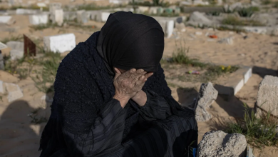 Photo of أجواء حزينة ترافق استعدادات العيد بخان يونس (فيديو)