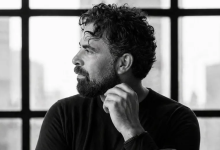 Photo of بنسق روائي يبدأ من الموت لينتهي بالولادة.. رامي طعامنة يفوز بـ”الإبداع للكاتب” في الدوحة (فيديو)