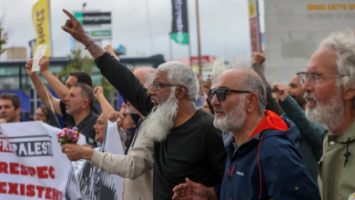Photo of بعد اعتراض تل أبيب سفنا متجهة لغزة.. نقل نشطاء من أسطول الصمود إلى كريت