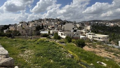 Photo of بلدة “الطيبة” بالضفة.. اعتداءات المستوطنين تهدد الوجود المسيحي