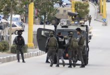 Photo of الاحتلال يعتقل 4 شبان خلال حملة مداهمات واقتحامات واسعة في الضفة الغربية