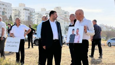 Photo of “دمنا مش رخيص”.. تظاهرة في اللد والرملة ضد الجريمة وتواطؤ الشرطة