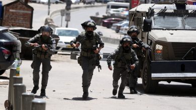 Photo of الاحتلال يقتحم بلدة شرقي القدس ويعتقل 20 فلسطينيا