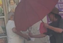 Photo of اعتداء على عمر سكسك في يافا بعد توثيقه إقدام مستوطنين على تمزيق صور أطفال غزة