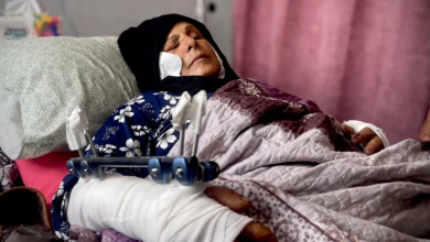 Photo of كانت عيونهن.. إصابة “أم البنات” تثقل حياة 3 كفيفات في غزة (شاهد)