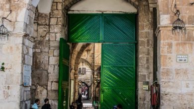 Photo of الاحتلال يعتزم مصادرة عقارات فلسطينية في باب السلسلة بالقدس