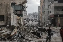 Photo of الاحتلال يواصل خرق وقف إطلاق النار في غزة بالقصف والغارات وإصابات شمال القطاع