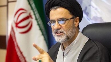 Photo of نبويان يكشف تفاصيل المفاوضات الإيرانية الأمريكية: تهديدات متبادلة وخلافات حول مضيق هرمز والتخصيب