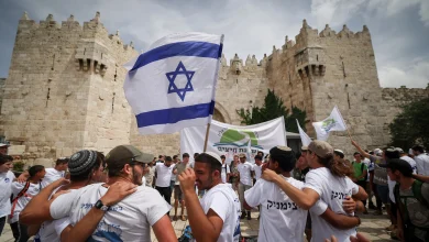 Photo of انتشار مكثف للشرطة الإسرائيلية في القدس تزامنًا مع “مسيرة الأعلام” وإغلاق شوارع ومحال بالبلدة القديمة