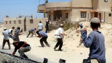 Photo of إصابة 5 مواطنين في اعتداء لمستوطنين على منازل جنوب بيت لحم