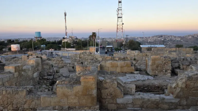 Photo of النبي صموئيل.. قرية فلسطينية حوّل الاحتلال مسجدها إلى كنيس وعزل سكانها (شاهد)