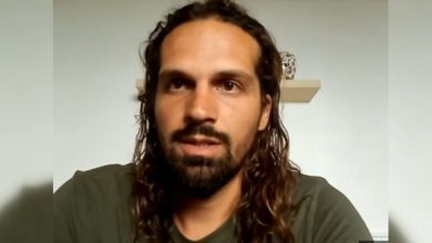 Photo of ناشط فرنسي: أفراد بالجيش الإسرائيلي يستمتعون بتعذيب الناس