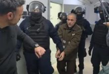 Photo of الاحتلال ينقل الطبيب حسام أبو صفية إلى العزل الانفرادي في سجن نفحة وعائلته تحذر من تدهور حالته الصحية
