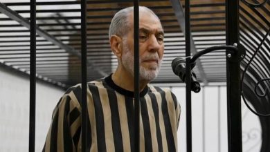 Photo of دمشق تشهد أولى جلسات محاكمة أحمد حسون بتهم التحريض على القتل وارتكاب جرائم ضد الإنسانية