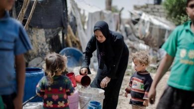 Photo of حرارة لا تُحتمل.. “خيام النزوح” تتحول إلى أفران تحت حرارة الشمس في غزة