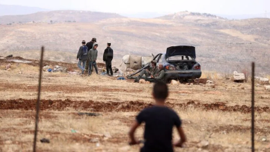 Photo of أم فلسطينية تفقد جنينها بعد اعتداء مستوطنين على منزلها جنوب الخليل