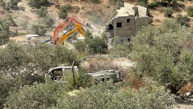 Photo of السلطات الإسرائيلية تهدم منزلين في اللقية ووادي عارة