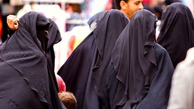 Photo of منظمة العفو الدولية: قانون حظر تغطية الوجه في البرتغال “تمييزي” ويستهدف النساء المسلمات