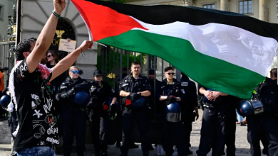Photo of ليس العرب وحدهم.. نشطاء أجانب يواجهون الترحيل من ألمانيا بسبب فلسطين (فيديو)