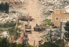 Photo of الاحتلال يفجر مباني في المنصوري ويحرق منازل في بنت جبيل وانتشال جثماني شهيدين في زوطر الغربية