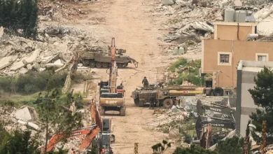 Photo of الاحتلال يفجر مباني في المنصوري ويحرق منازل في بنت جبيل وانتشال جثماني شهيدين في زوطر الغربية