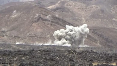 Photo of غارات تستهدف مواقع للحوثيين في مأرب والجوف والحوثيون يعلنون استهداف منشآت لأرامكو في ينبع وجازان